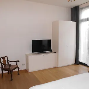 Midi Bed and breakfast Bruselas