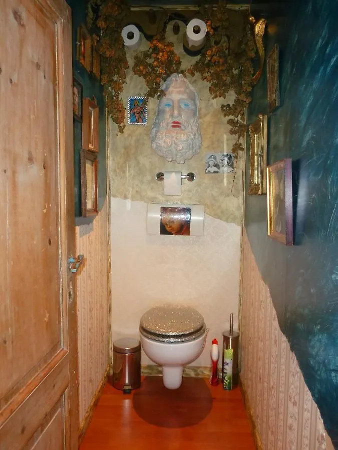 Bed & Breakfast Expect The Unexpected !!! Brugge